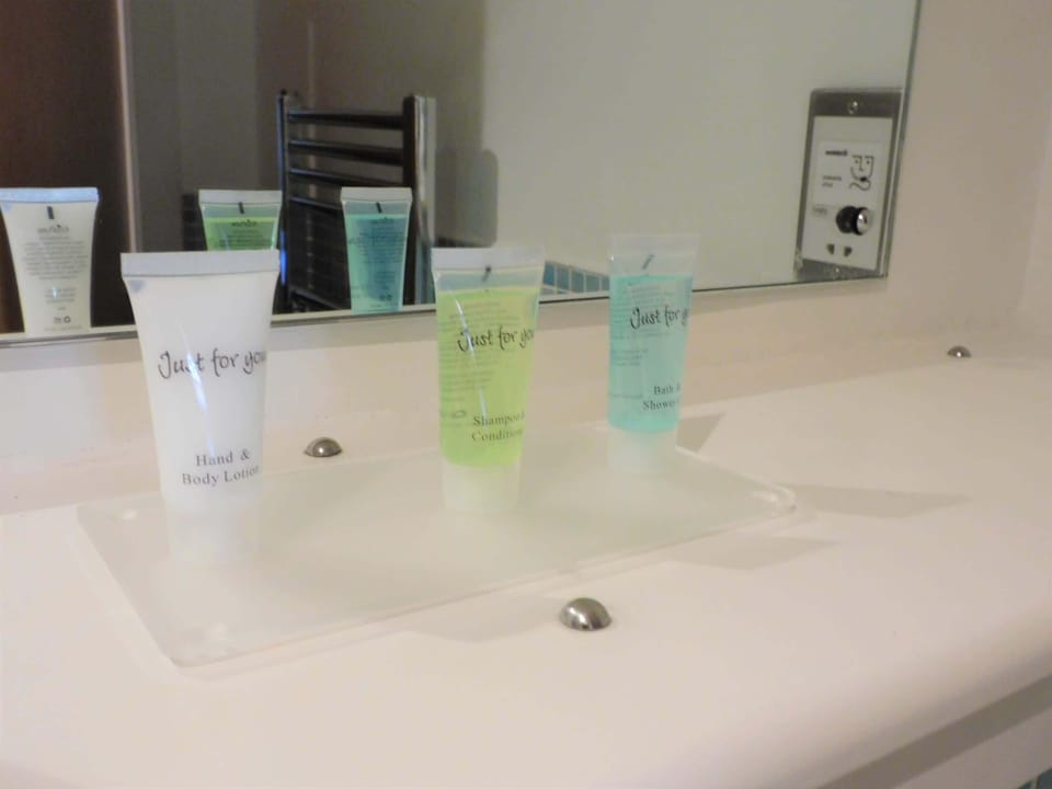 Bathroom amenities
