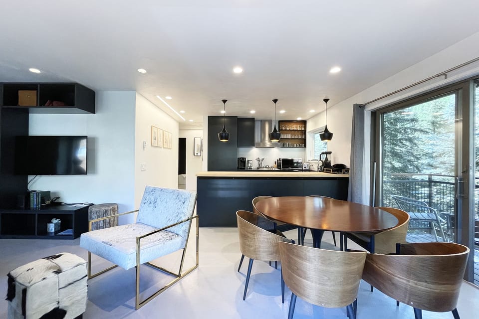 2.1-telluride-bear-creek-modern-4-kitchen_and_dining_2