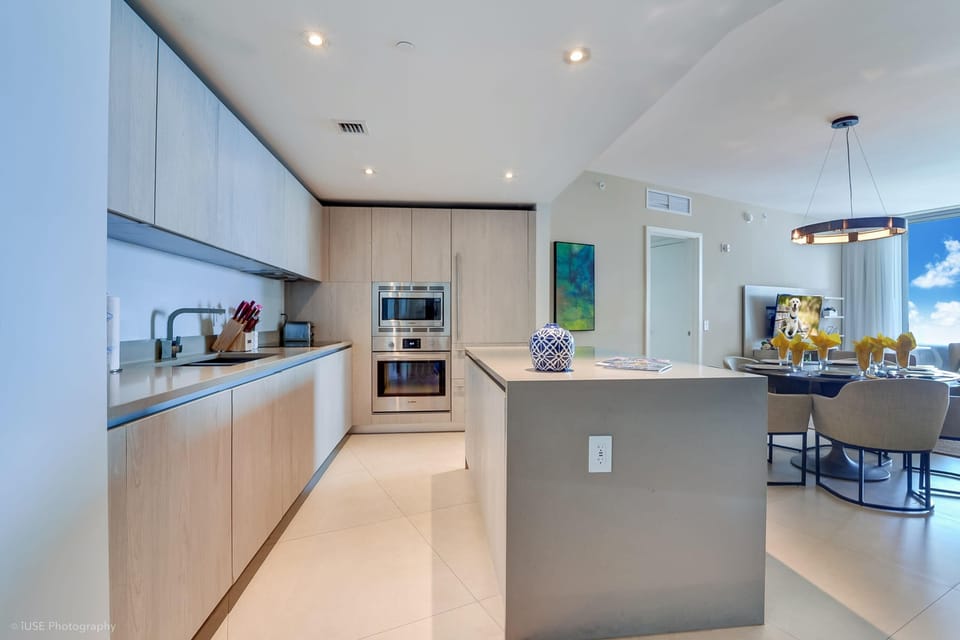 Kitchen & dining