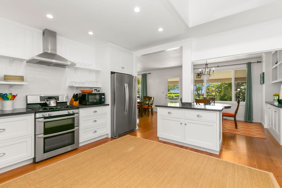 Kitchen with island