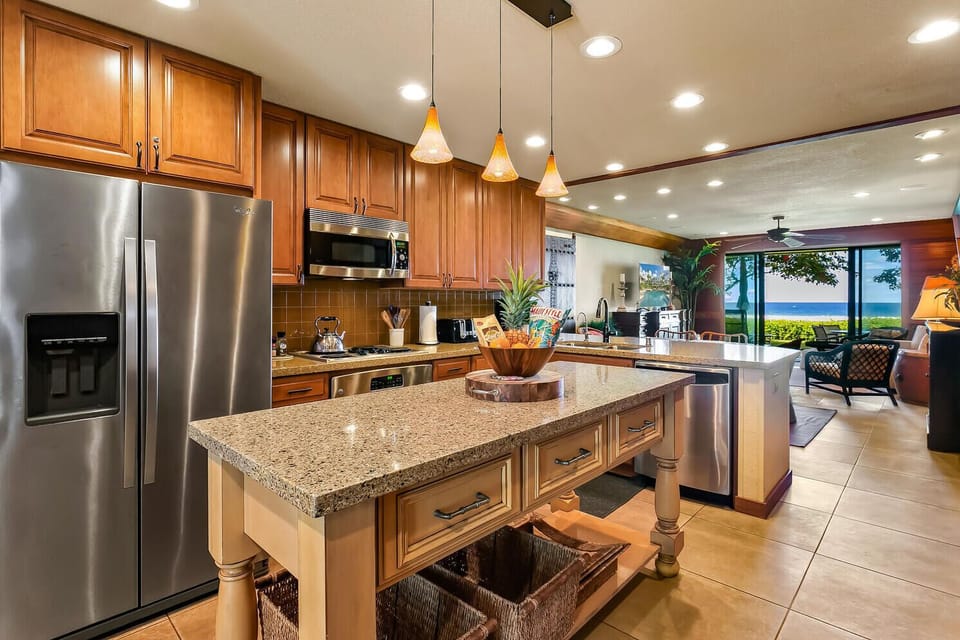 Kitchen with island