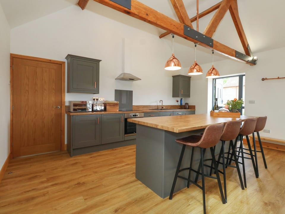 Cottage | Private kitchen | Fridge, microwave, dishwasher, electric kettle