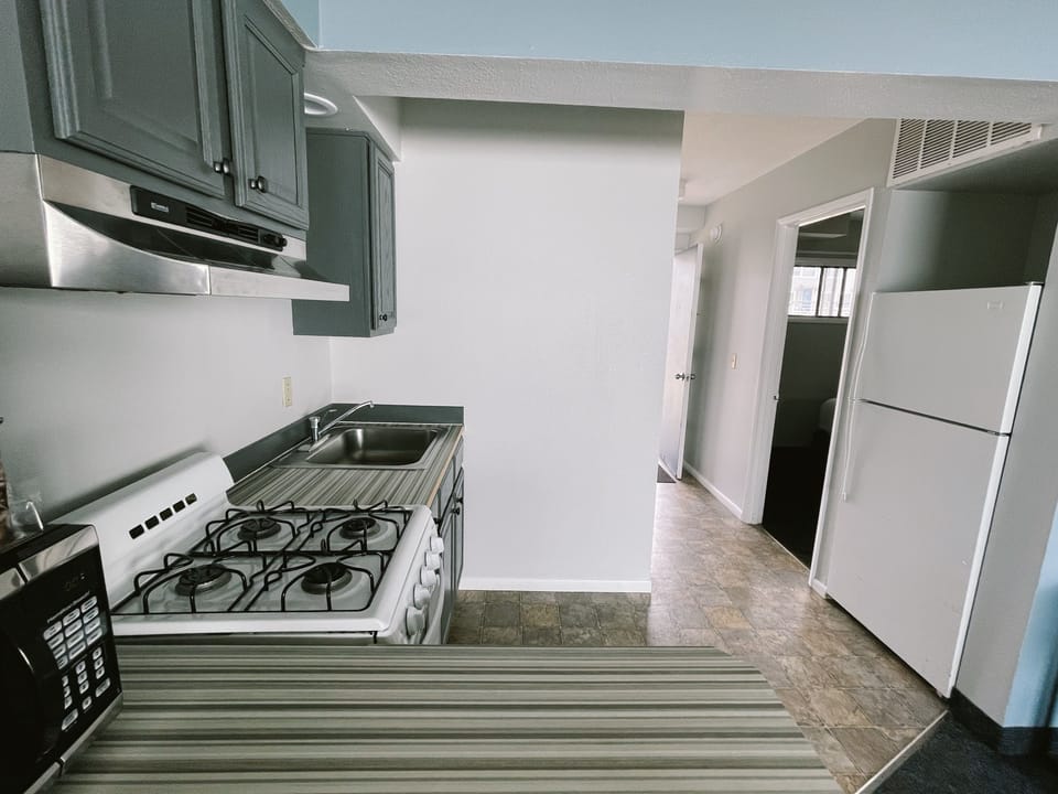 Microwave, coffee/tea maker