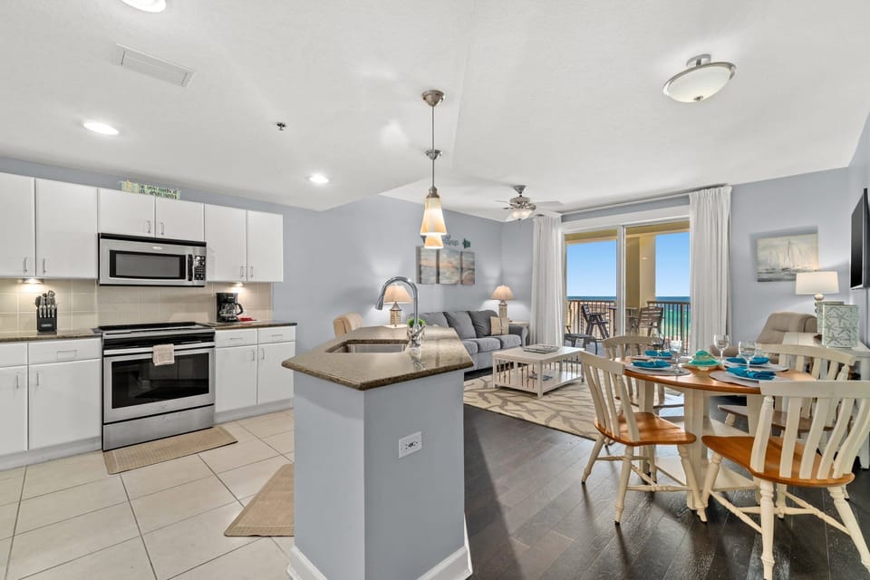 Spacious fully equipped kitchen 