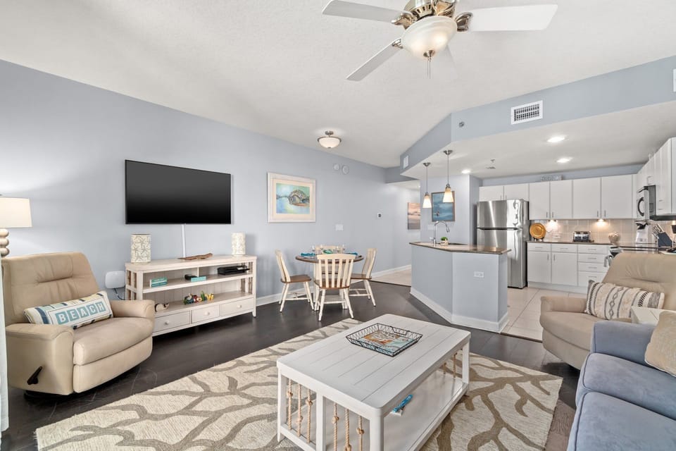 Spacious living room!