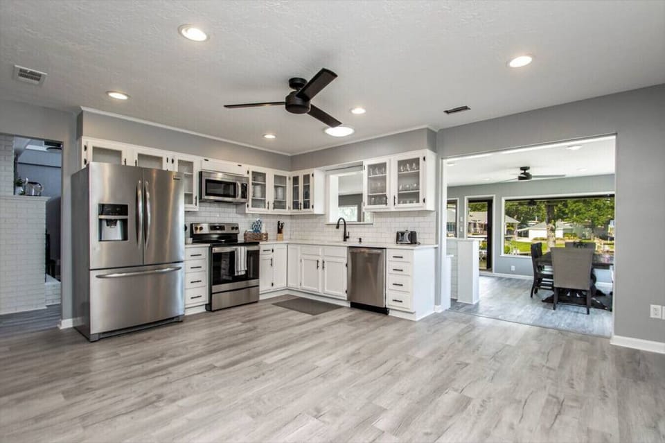 The fully equiped kitchen has everything you need to make a memorable family meal