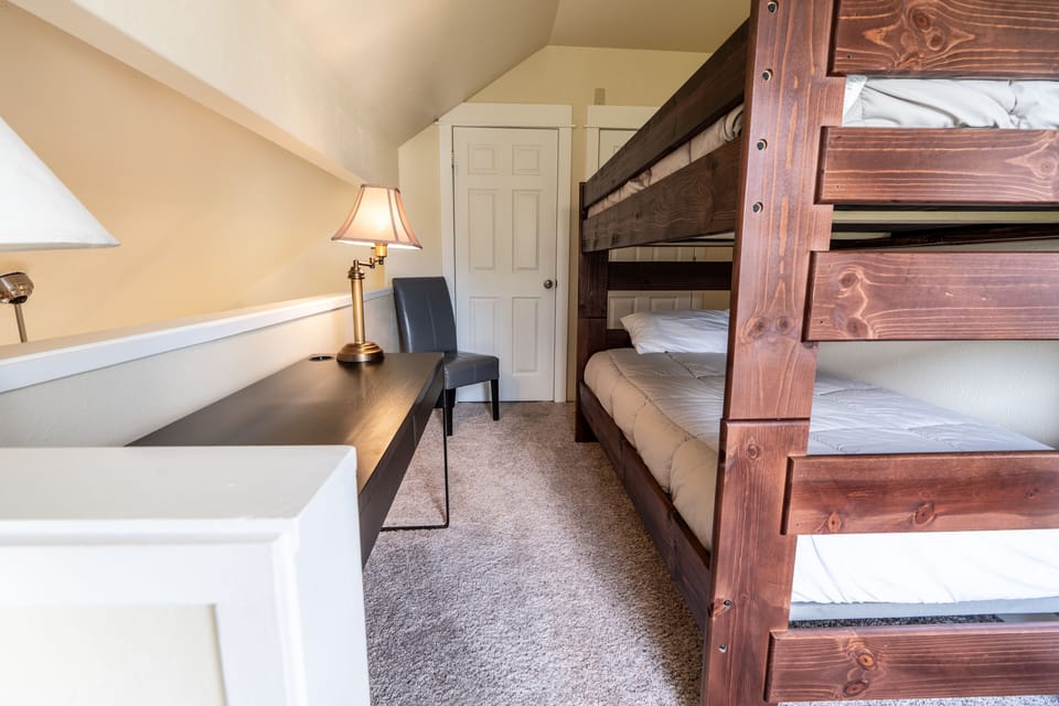 Loft with twin bunks, perfect for kids and families