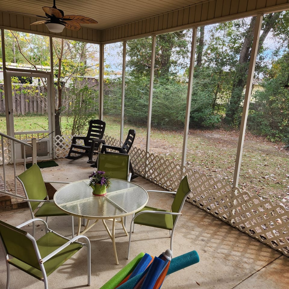 Outdoor dining