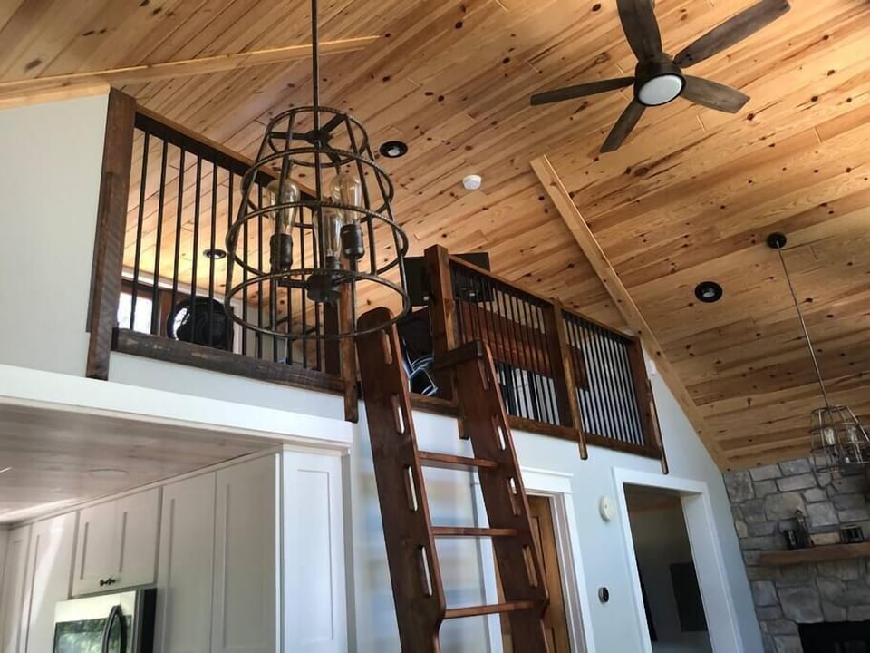 Loft Bedroom W/ Office Space
