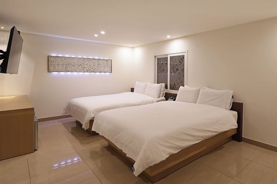 Family Twin Room | WiFi (free), bed sheets