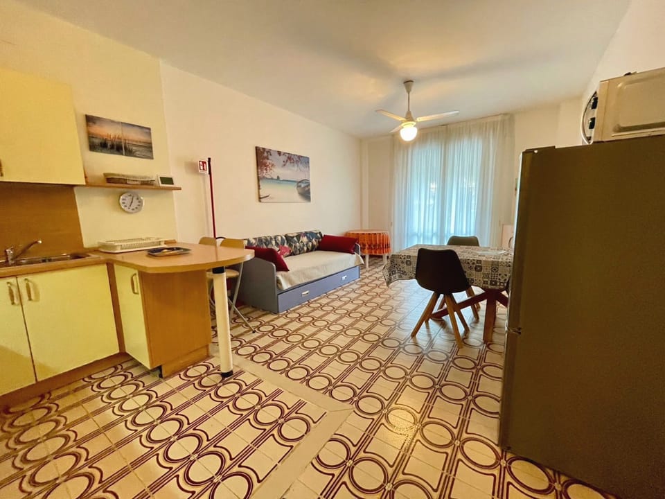 Apartment, 1 Bedroom, Balcony, Pool View | Living room