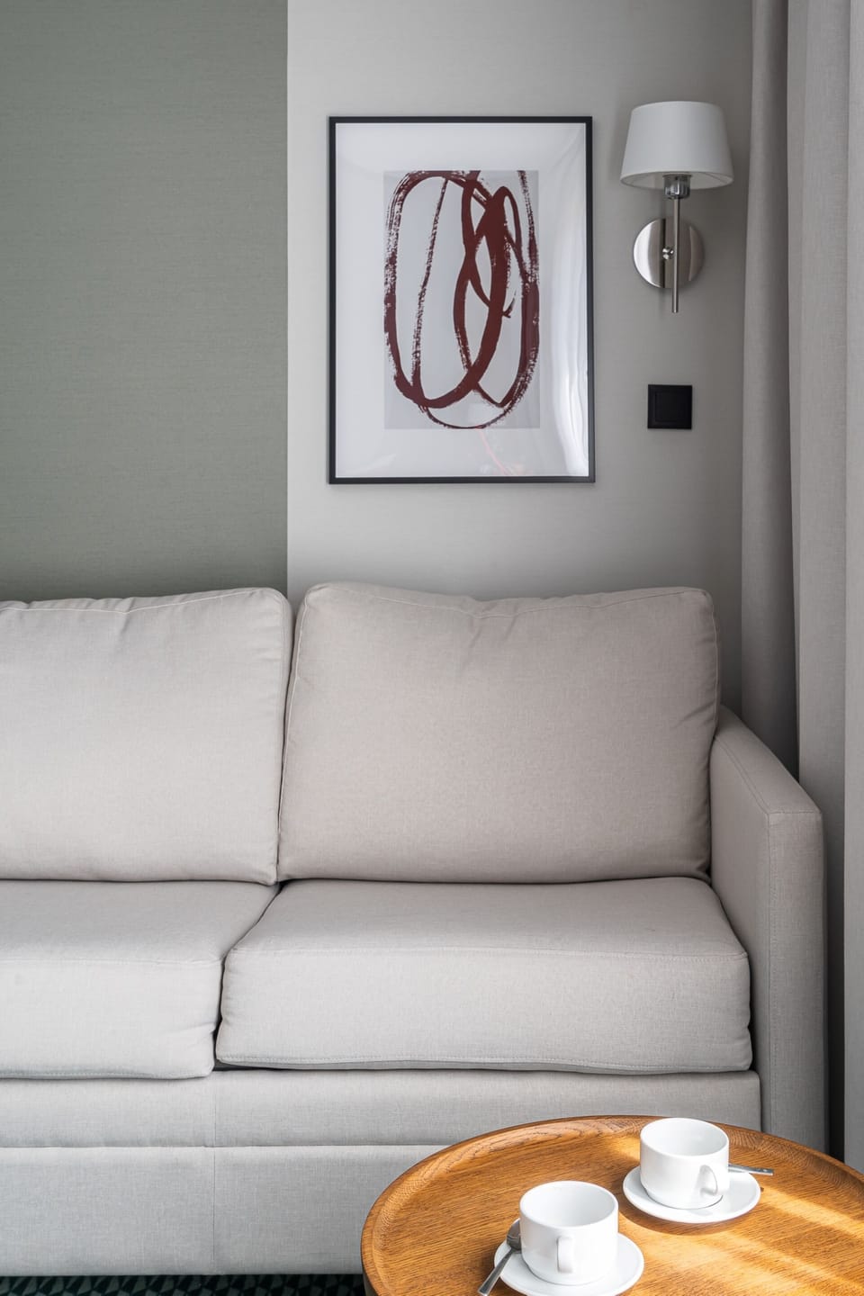 Family Room | Desk, laptop workspace, iron/ironing board, WiFi (free)