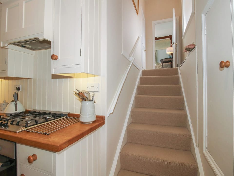 Cottage | Private kitchen | Fridge, microwave, dishwasher, electric kettle