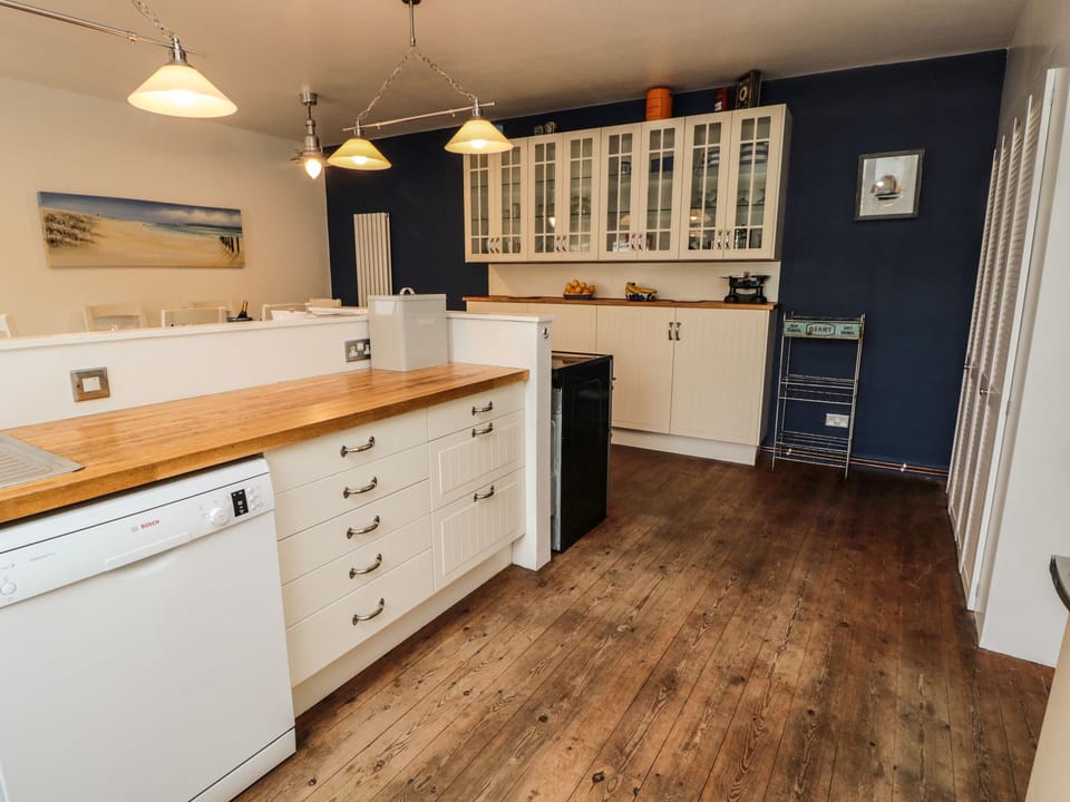 Cottage | Interior