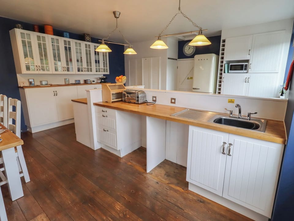 Fridge, microwave, dishwasher, electric kettle
