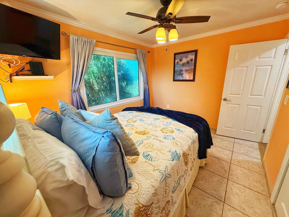 Queen Bedroom