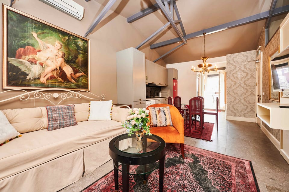 Panoramic Penthouse | Private kitchen | Mini-fridge, microwave, espresso maker, coffee/tea maker