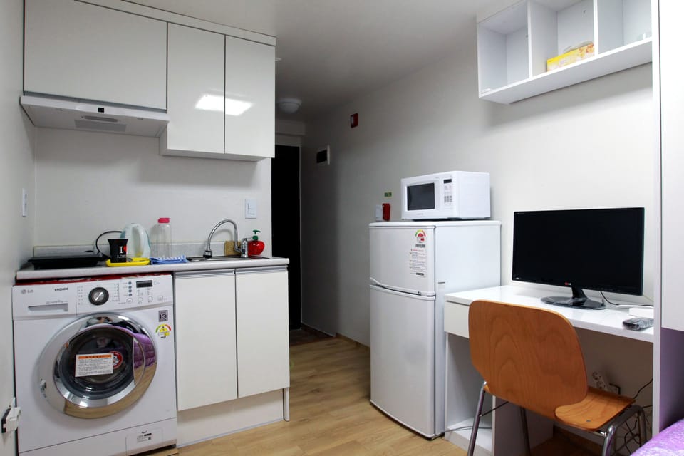 Comfort Single Room (Small mattress for 2nd person) | Soundproofing, free WiFi, bed sheets