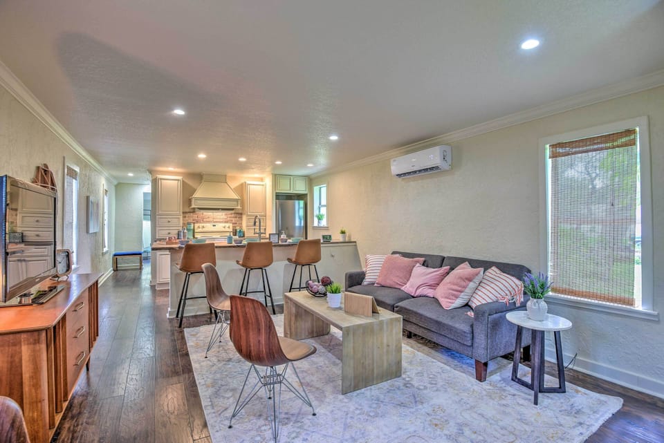 Living Room | Full Sleeper Sofa