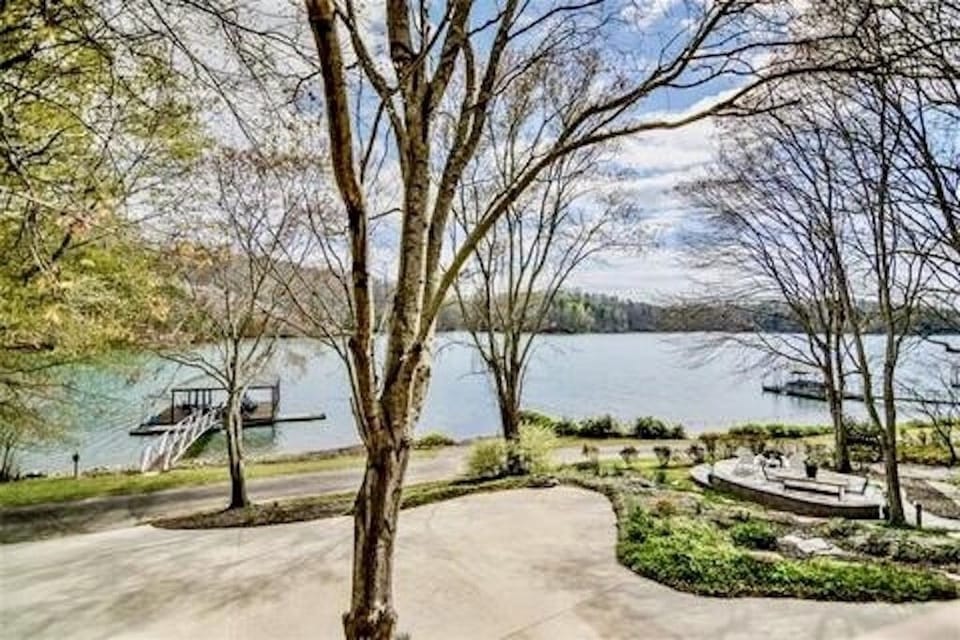 Lower private driveway and property view. 