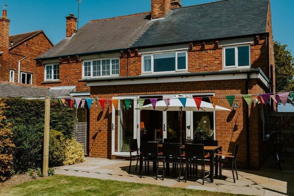 Back of garden with outdoor furniture