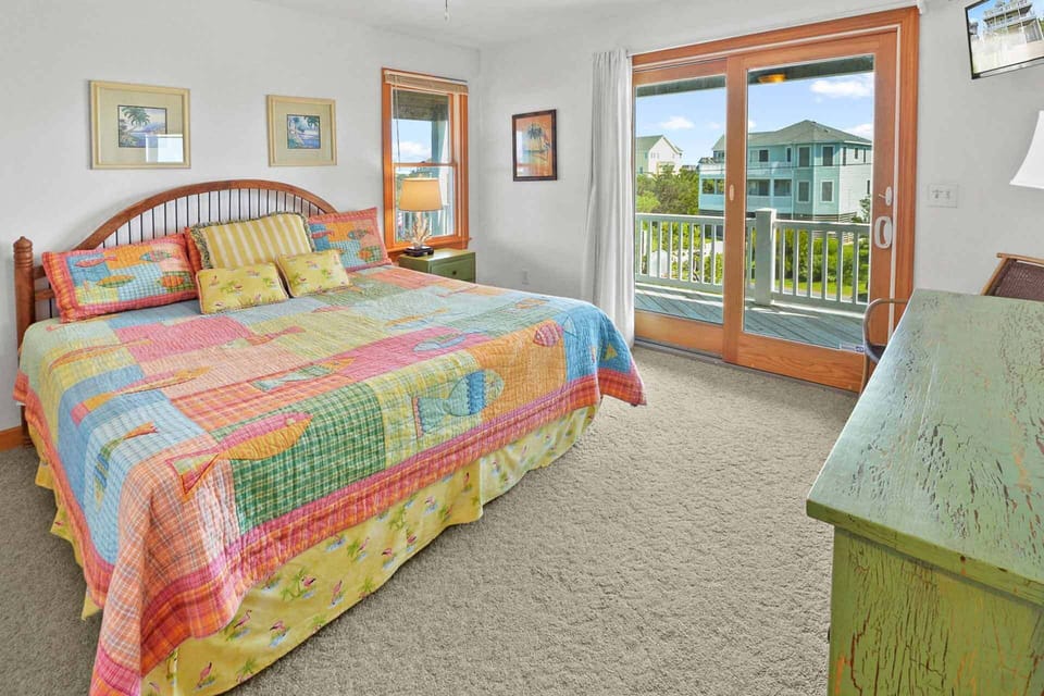 Surf-or-Sound-Realty-966-Corey's-Heaven-Bedroom-4