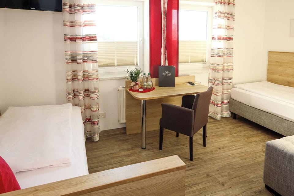 Twin Room | Desk, WiFi (free)