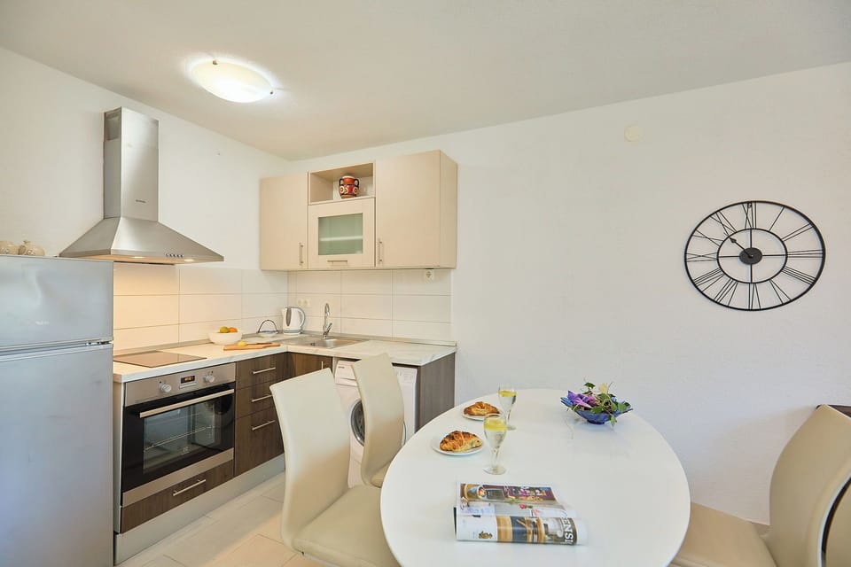 Kitchen/dining area