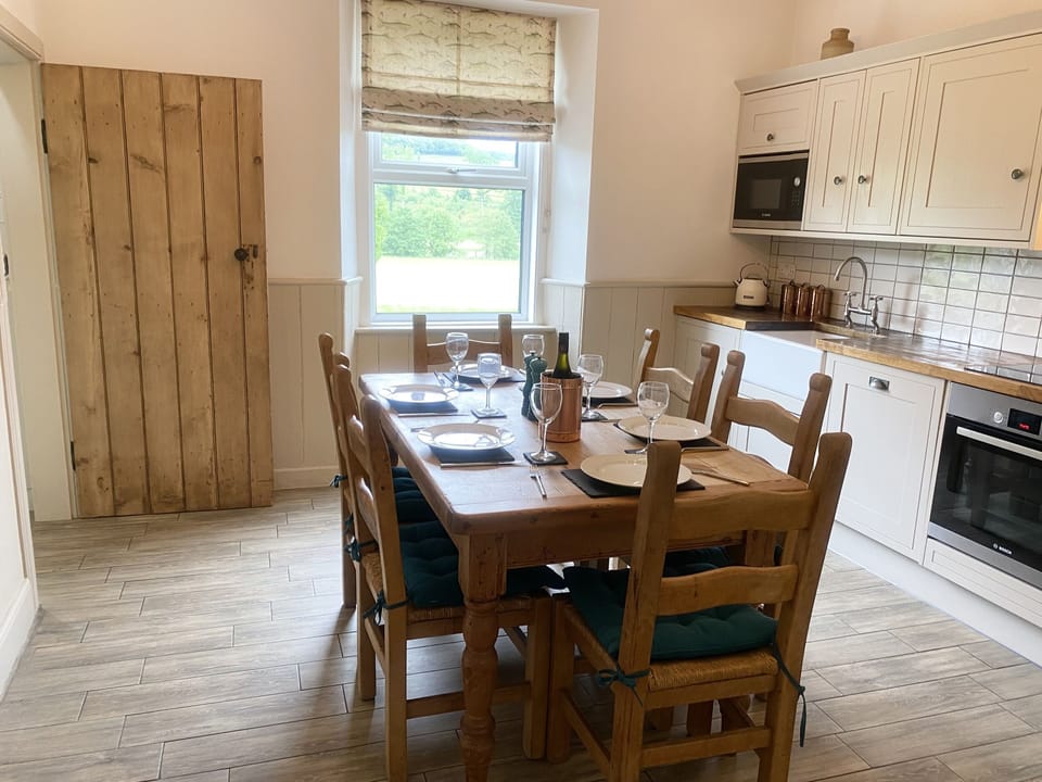 Cottage | Dining