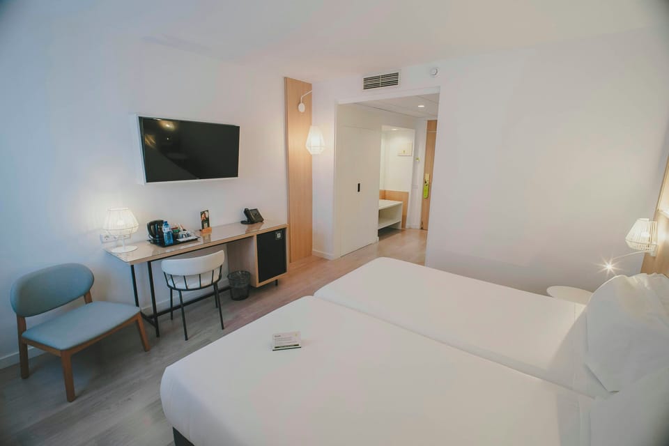 Minibar, in-room safe, desk, soundproofing