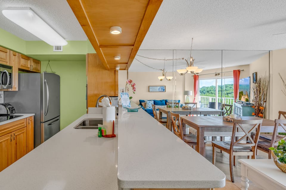 Dining Table/ Kitchen