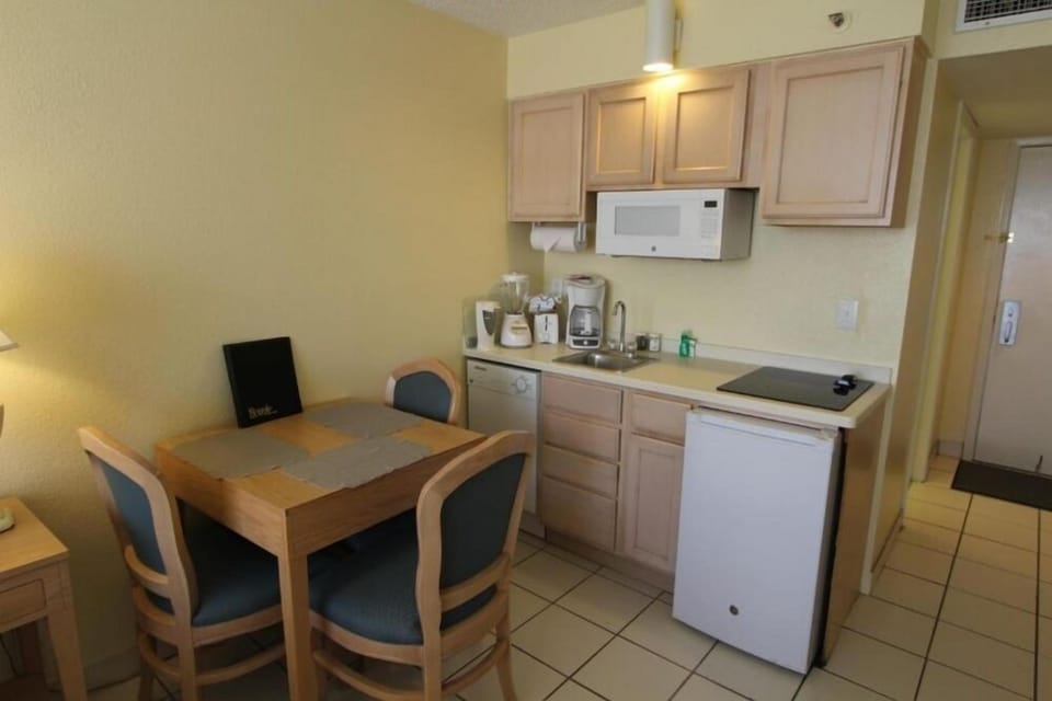 Kitchen/dining area
