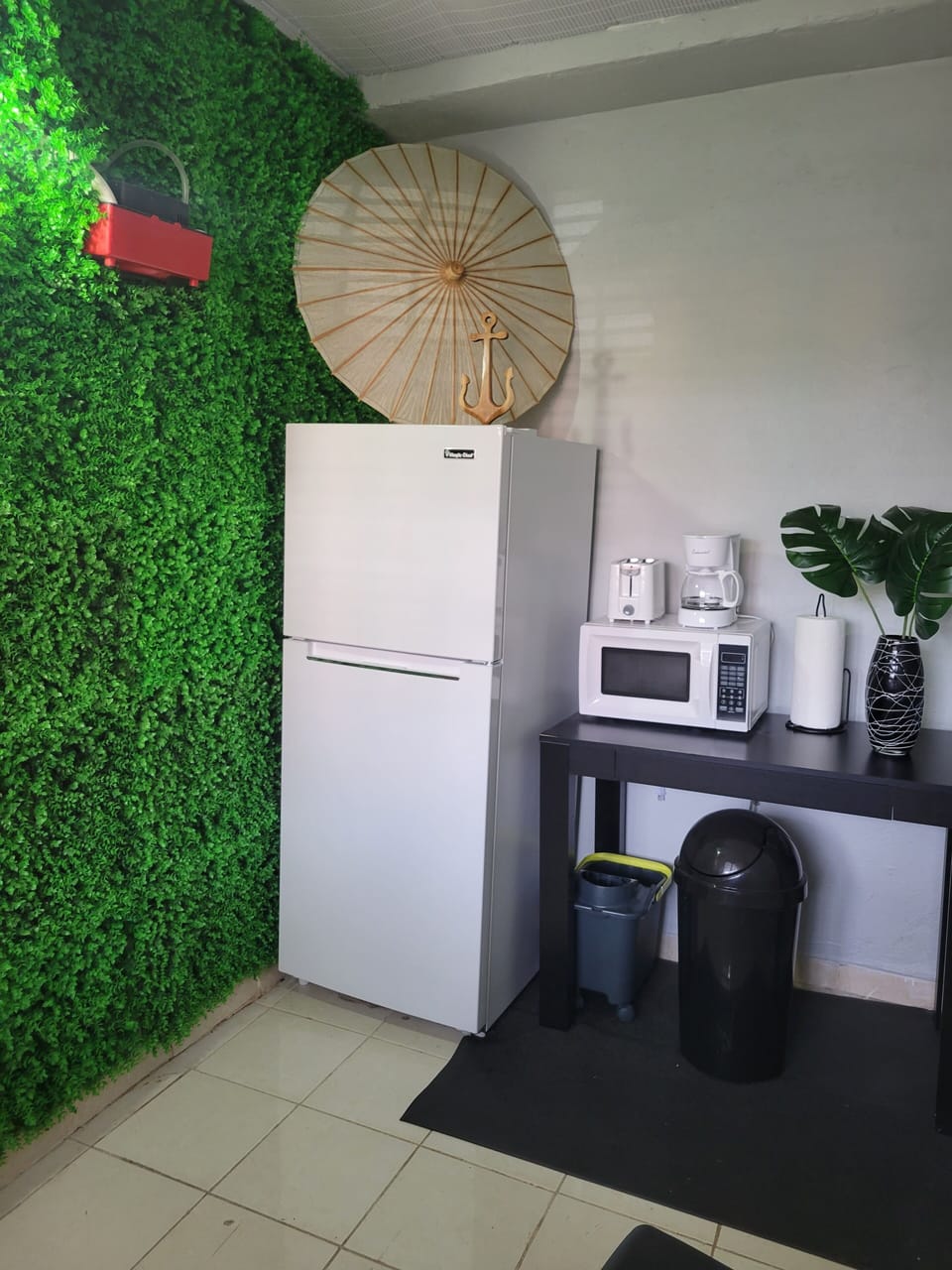 Deluxe Single Room | Private kitchenette | Full-size fridge, microwave, coffee/tea maker, toaster