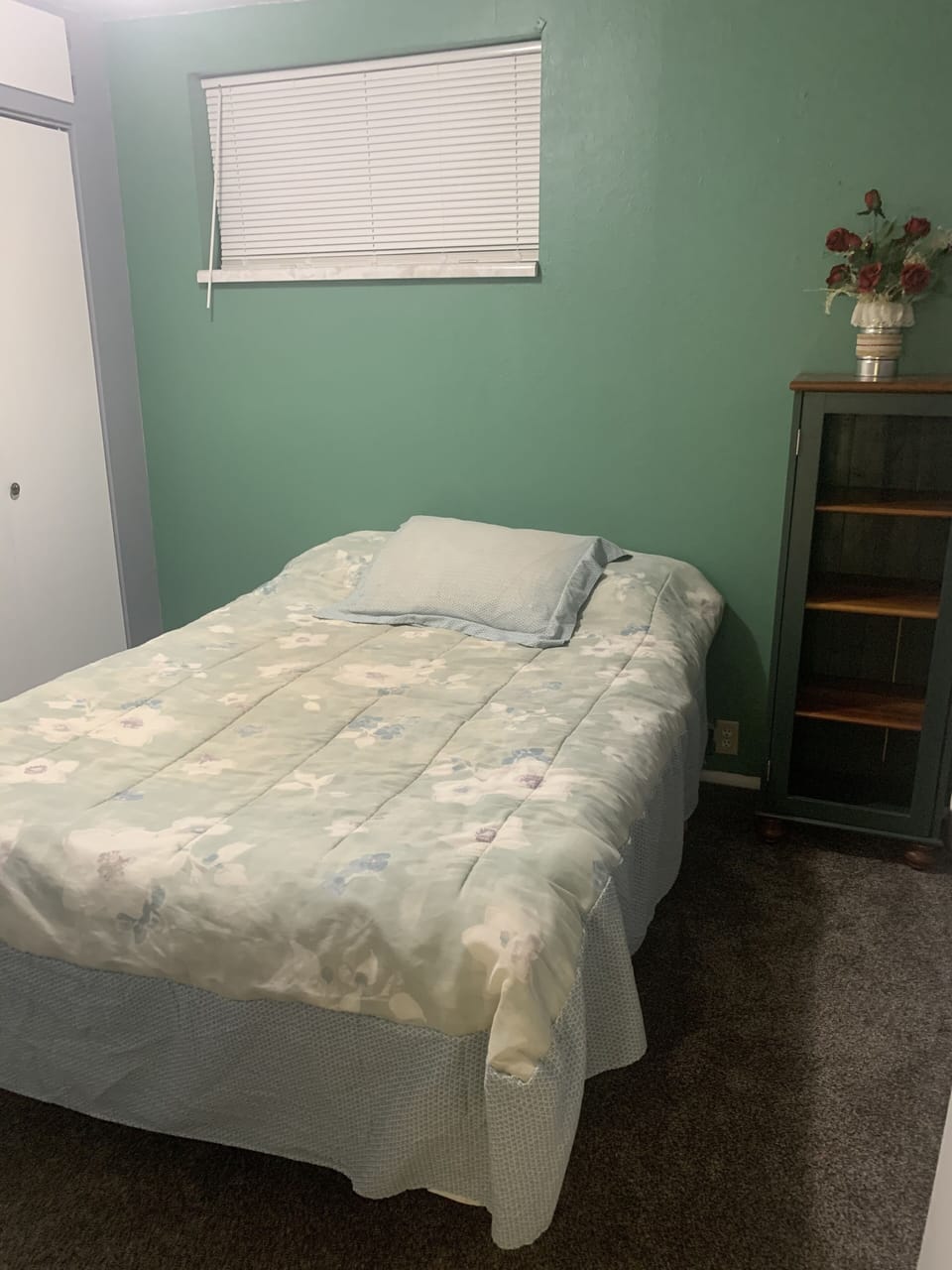 Double Bed, Smeller room