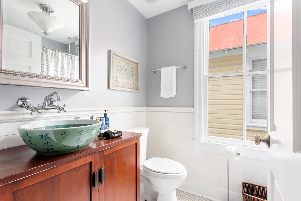 Full Bathroom