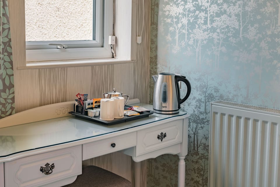 Superior Garden Double with Balcony | In-room dining