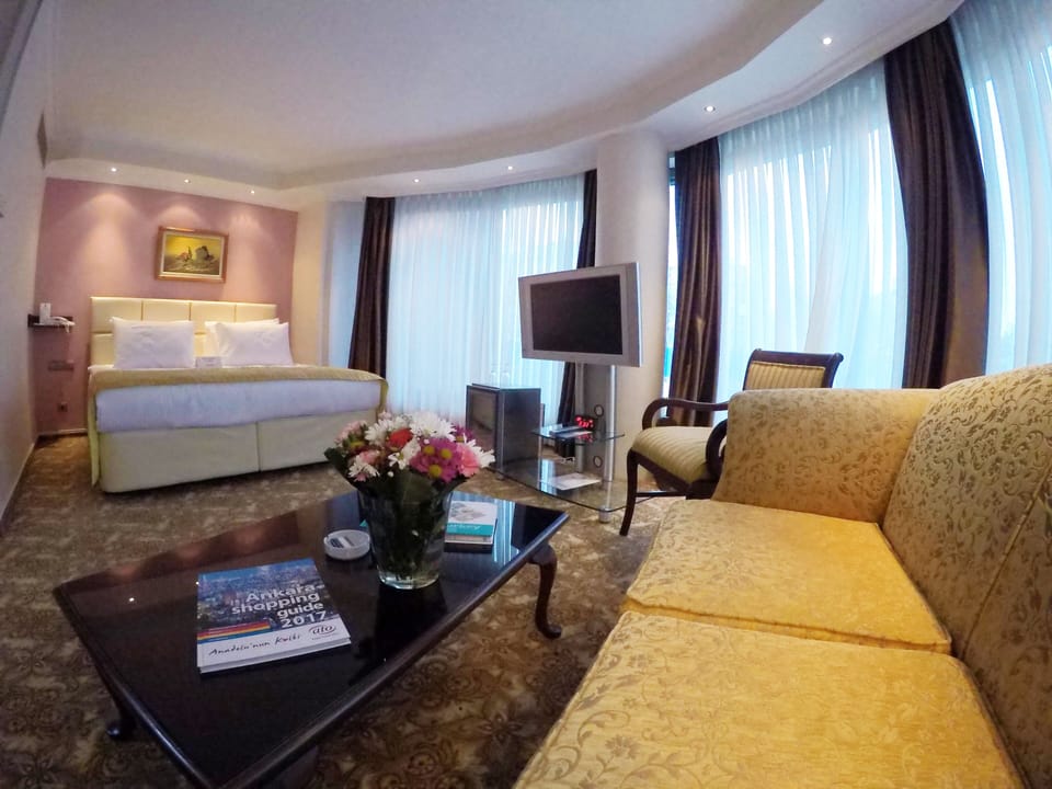 Premium bedding, minibar, in-room safe, soundproofing