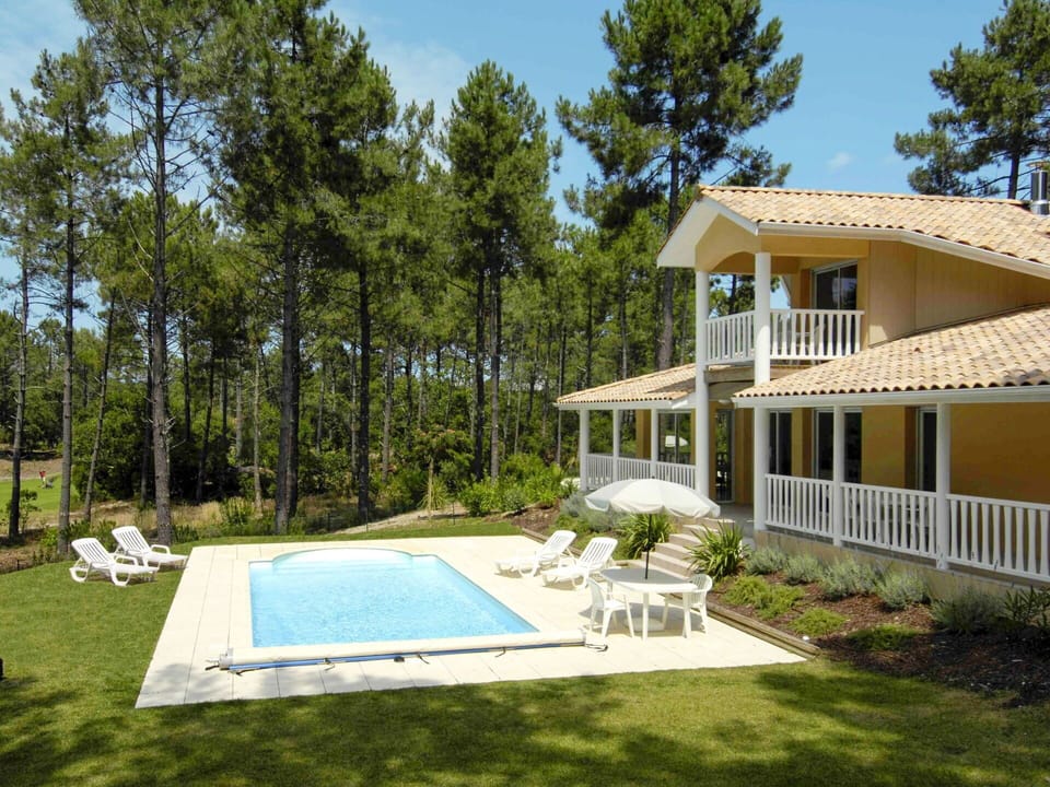 Plant, Building, Sky, Window, Swimming Pool, Tree, House, Shade, Cottage, Land Lot