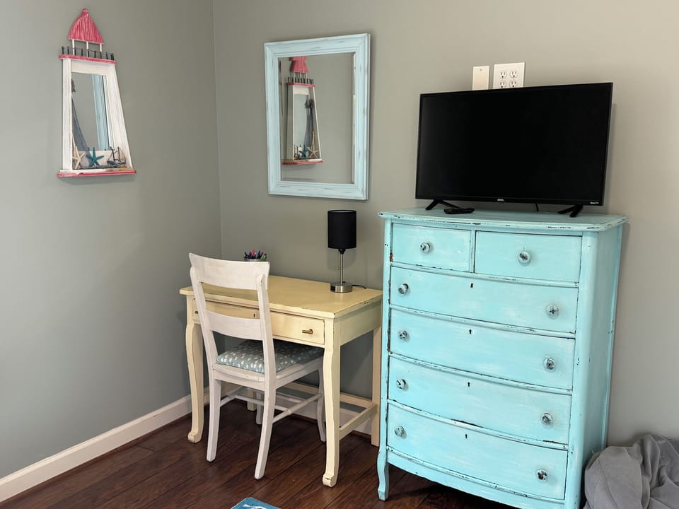 Office space in bedroom 3