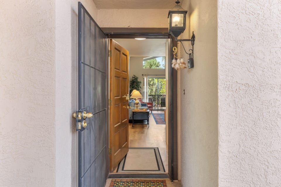 2nd Floor Condo Exterior Entry - No Elevator2nd Floor Condo Exterior Entry - No Elevator