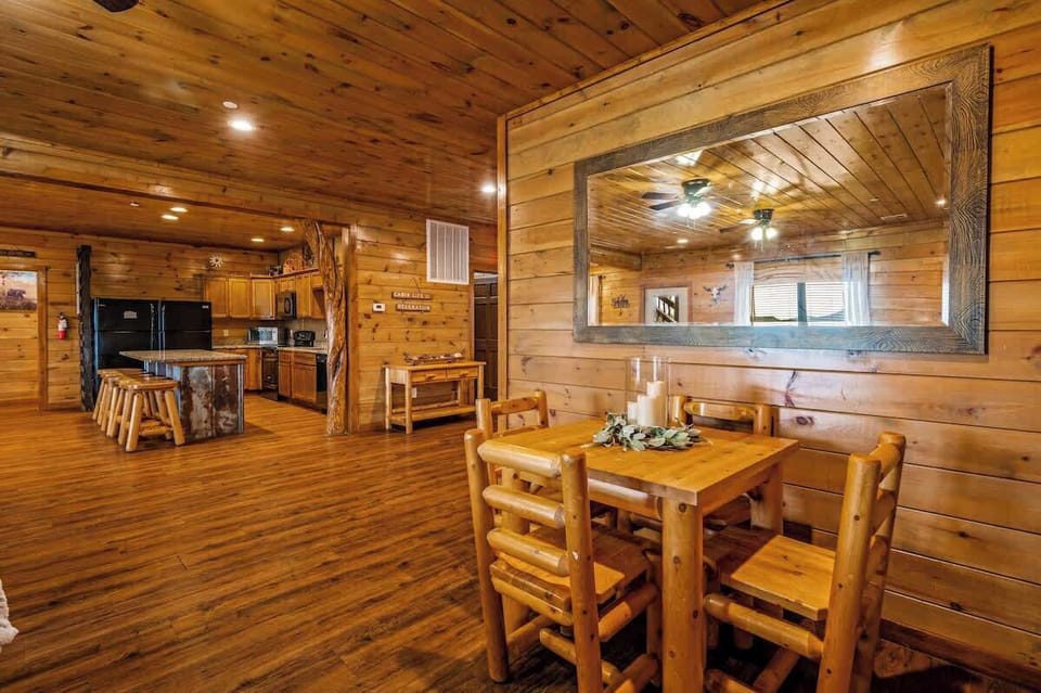 Small dining table to enjoy breakfast or simply relax!
_
