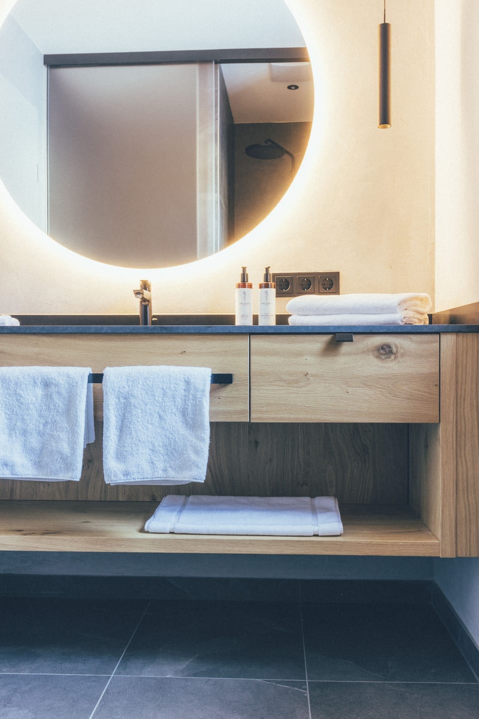 Double Room | Bathroom | Shower