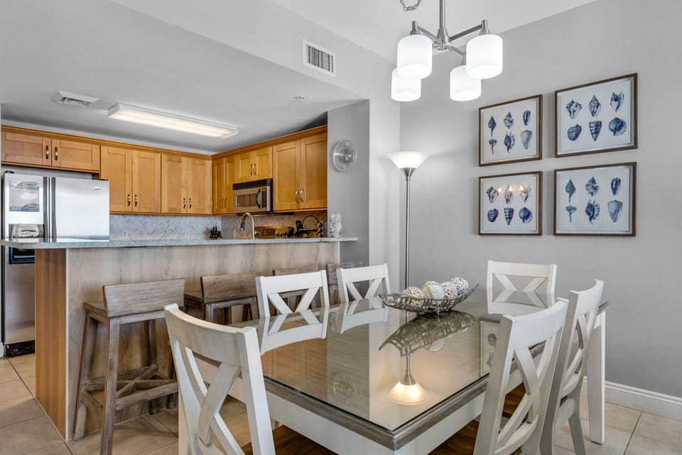 Dining table seating