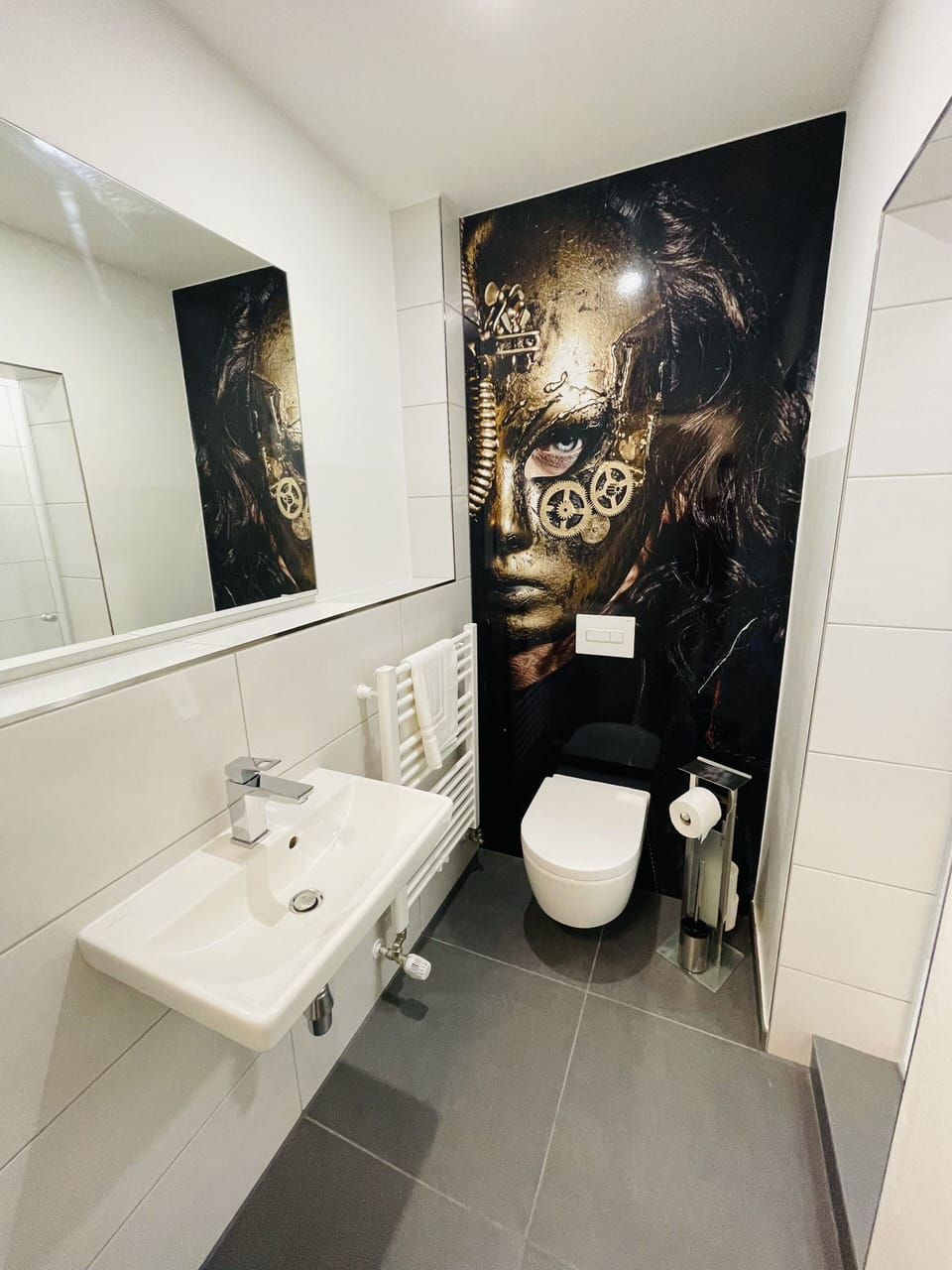 Economy Double Room | Bathroom | Shower, hydromassage showerhead, free toiletries, hair dryer