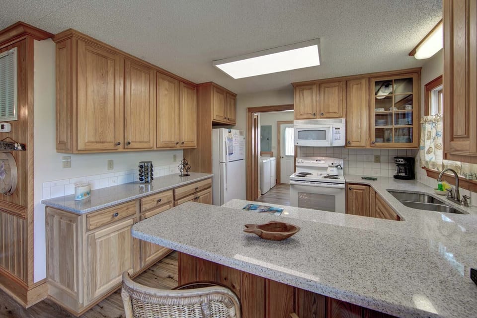 Kitchen (2)