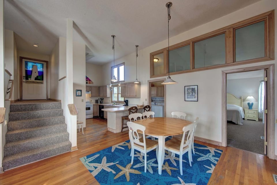 Dining Area Kitchen Entrance