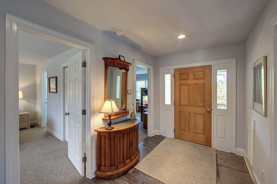 Entrance Foyer (2)