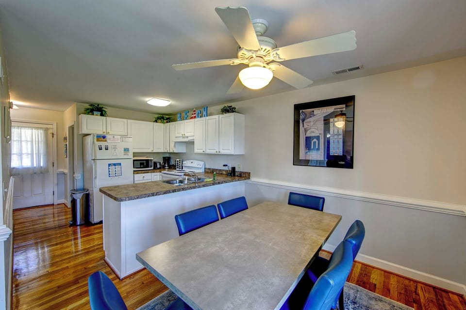 Dining Room (2)
