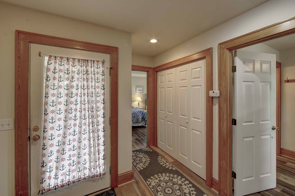 Entrance Foyer (2)