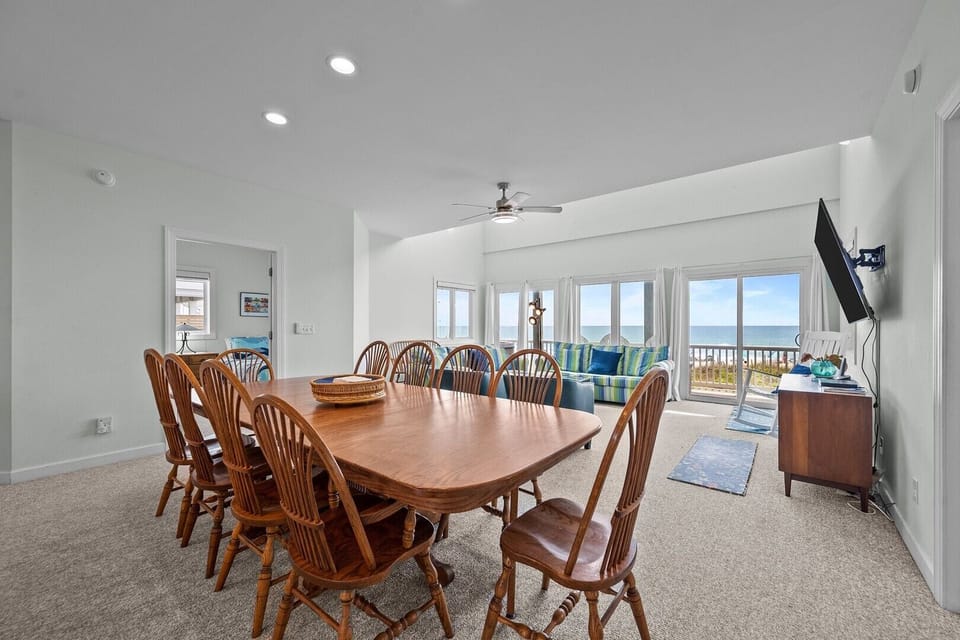 Dining - Great Ocean Views